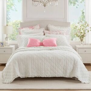 Armoire‎ Collection Twin/Twin XL Ruffle Quilt White - Target